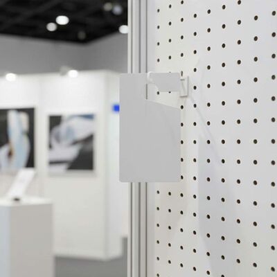 Custom High Plastic Quality Blank Hang Tag Pass Card Door Hanger Flyer