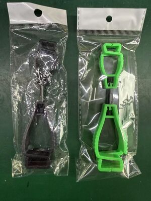 Custom Safety Hand Glove Clip Polyoxymethylene Interlock Plastic Glove Clips for Label Work